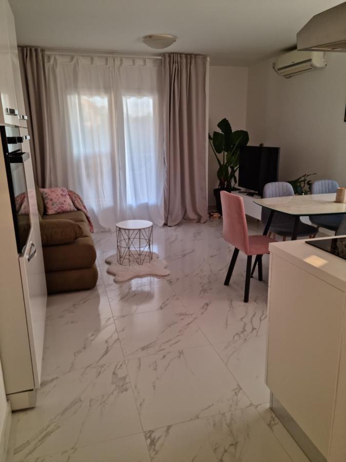 מאלינסקה Apartments Zoretic מראה חיצוני תמונה